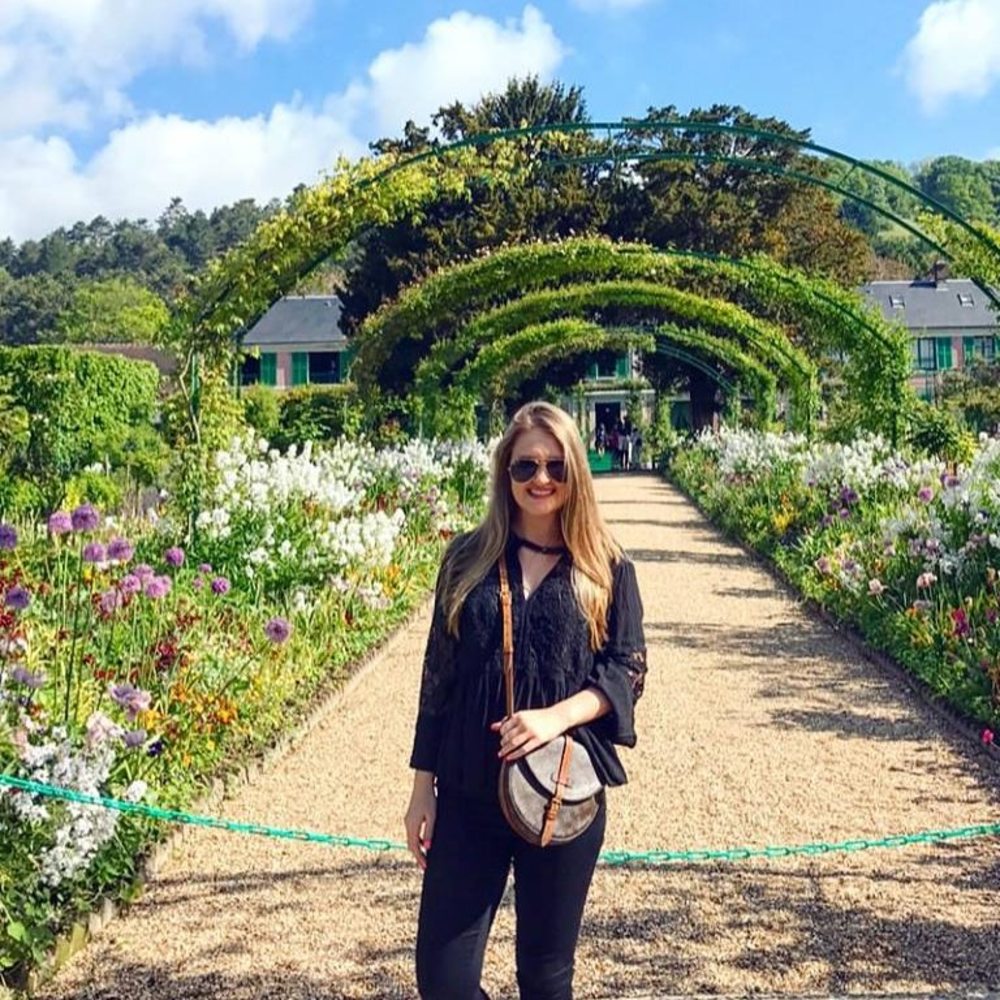 Meet your Posher, Lauren